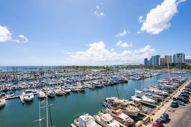 Building Photo - Cozy Marina-Front Condo – 1BR at Ilikai Ma...
