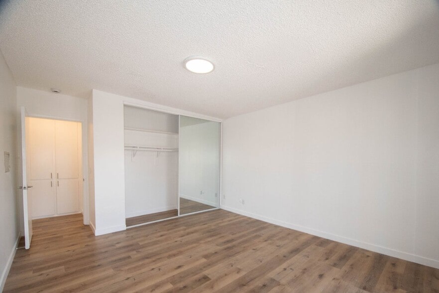 Building Photo - 13846 Sherman Way