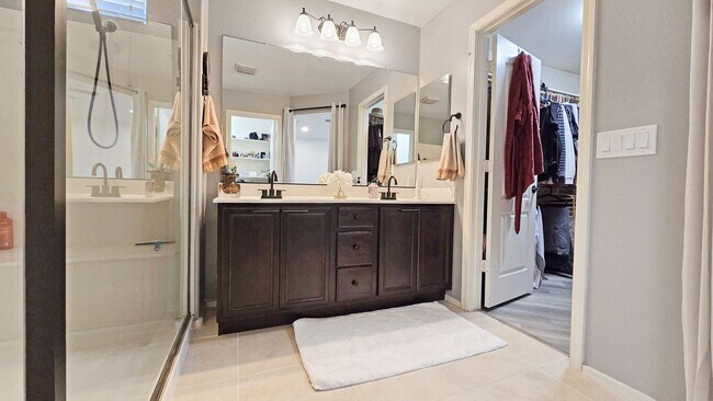 Building Photo - Beautifully updated home in Las Brisas Community of Goodyear!