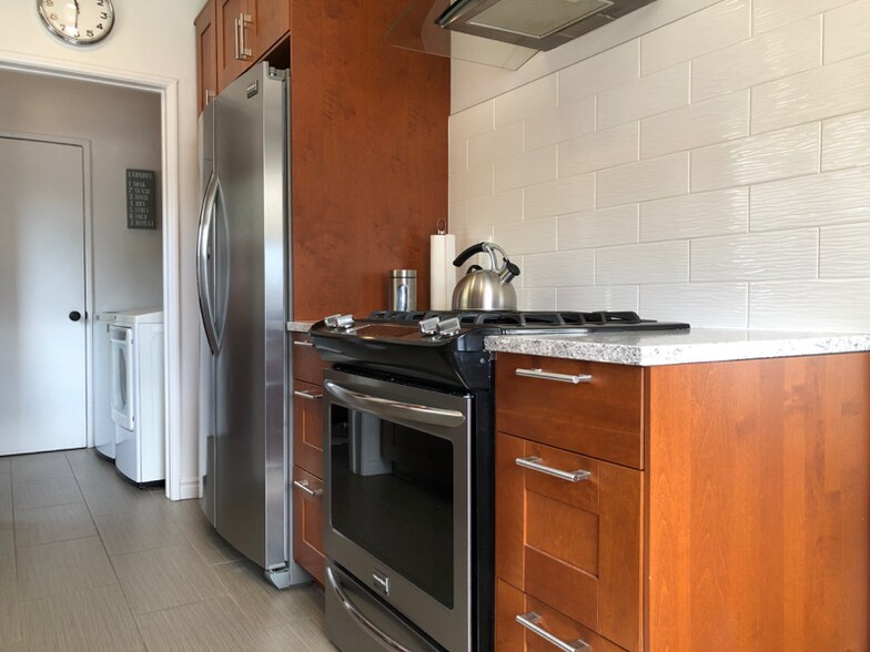 Building Photo - 5347 W 138th St