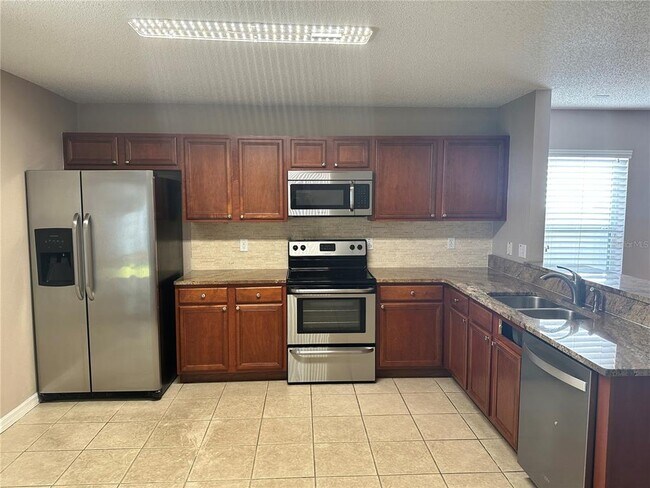 Building Photo - 153 Walnut Crest Run