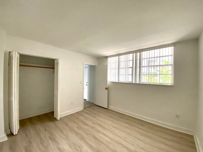 Building Photo - 750 NE 64th St