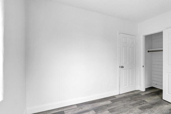 Building Photo - 820 N Dixie Hwy