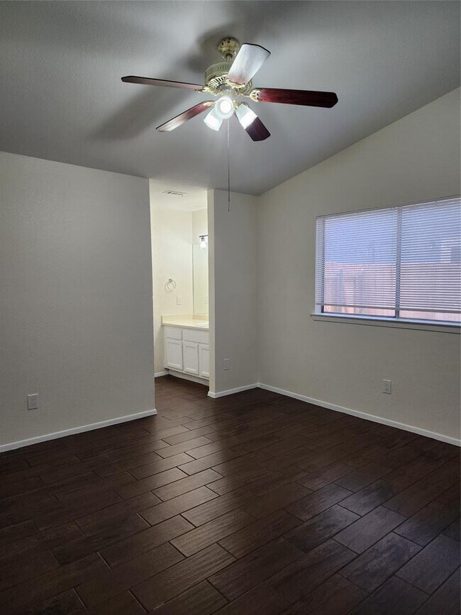 Building Photo - 502 Burlwood Ct