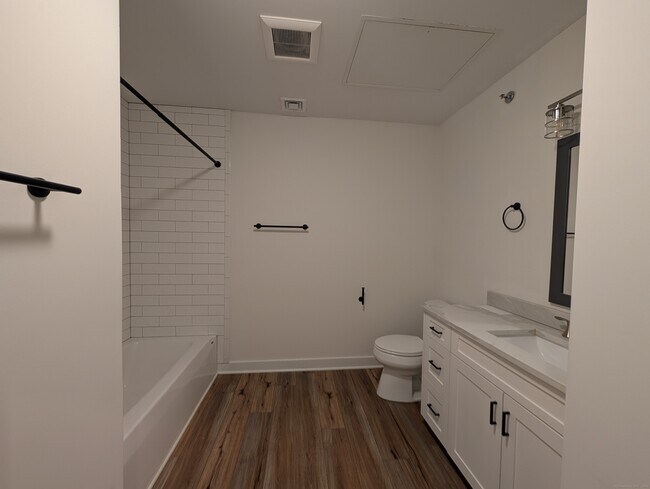 Building Photo - 138 Highland Ave