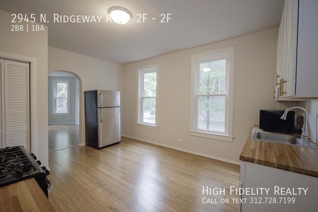 Building Photo - 2945 N Ridgeway Ave