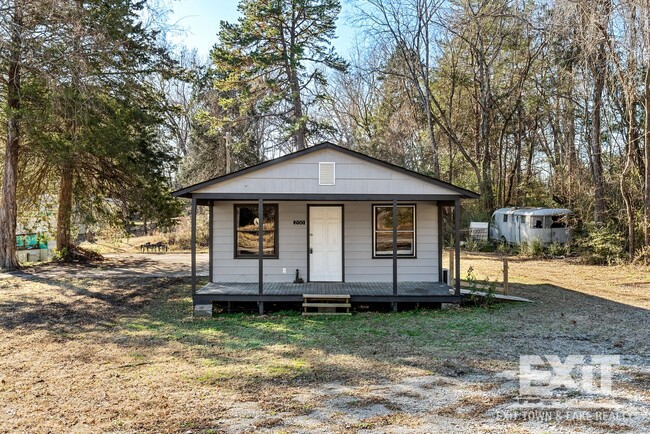 Building Photo - Charming One Bed, One Bath Home Near Kerr Dam