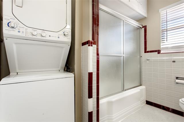 Building Photo - 511 Classen Dr