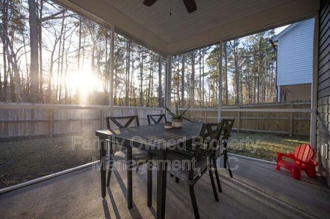 Building Photo - 225 Whirlaway Dr