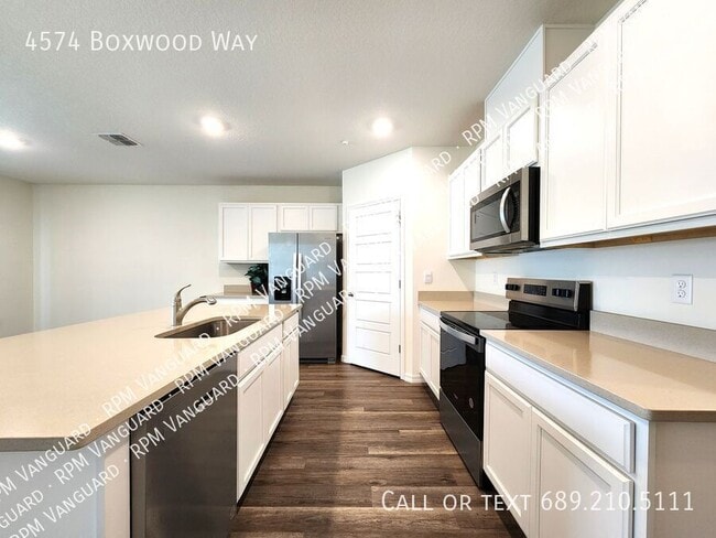 Building Photo - 4574 Boxwood Wy