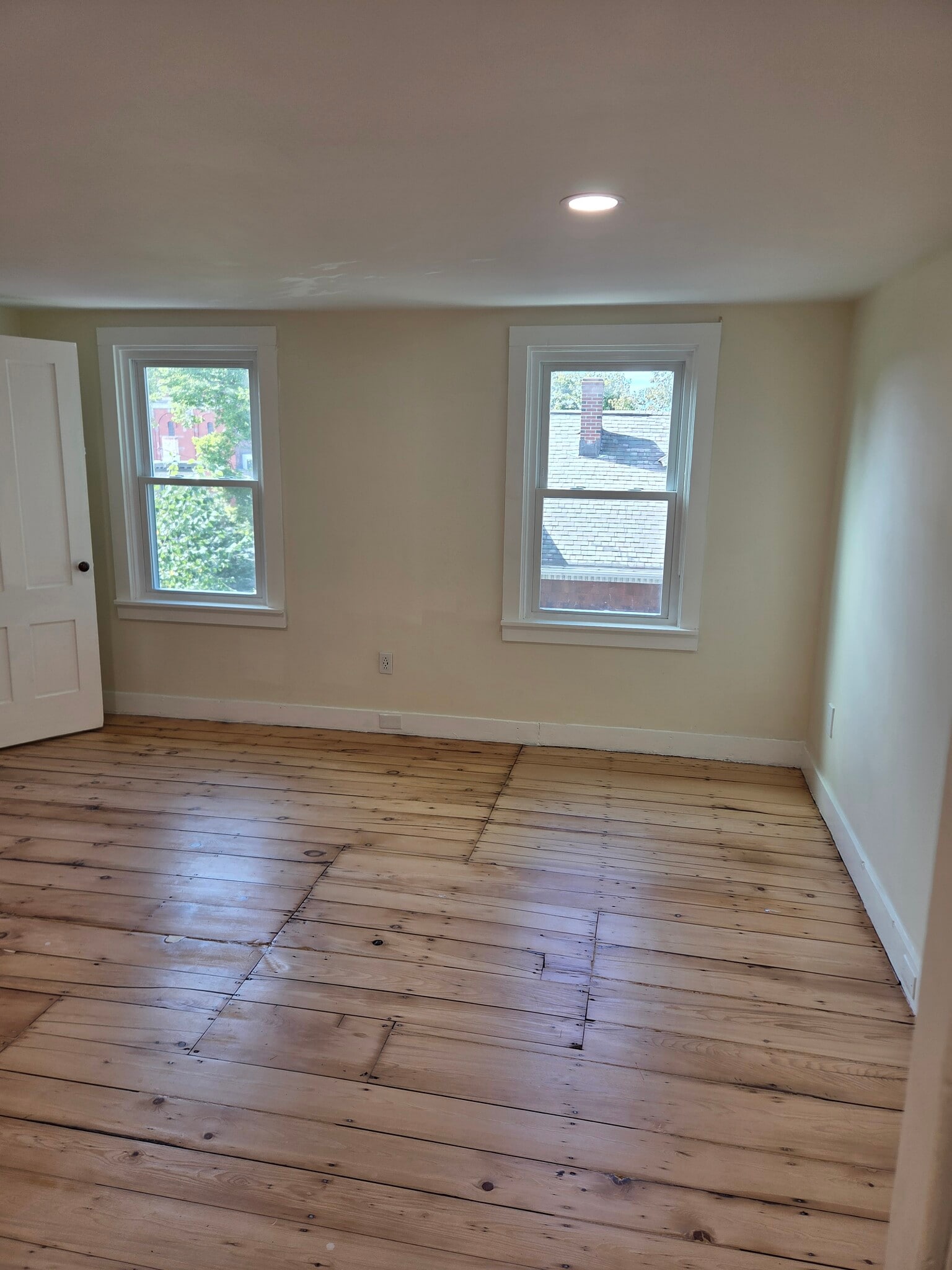 3rd floor bedrooms - 20 Chilcott Pl