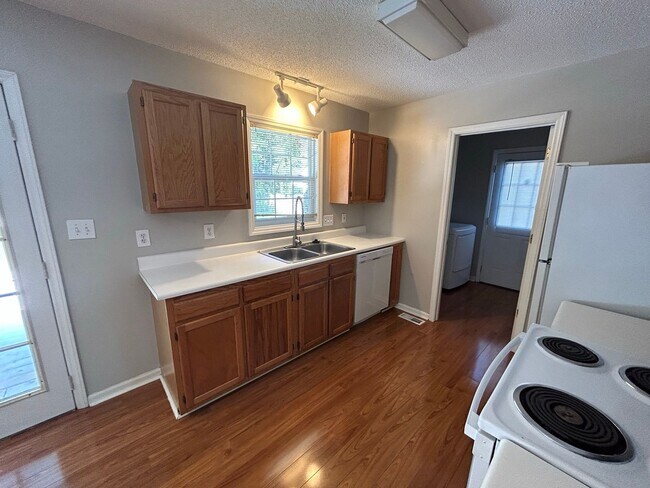 Building Photo - Greensboro Home - Lisa Barker - (734) 231-...