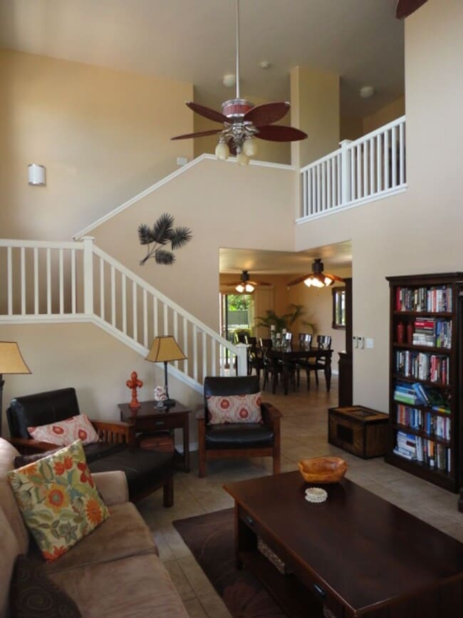 Building Photo - Solar Electric! Exquisite Executive home, beautifully upgraded, pet friendly, and more!