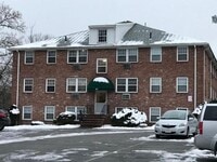 Building Photo - 71 Mystic St
