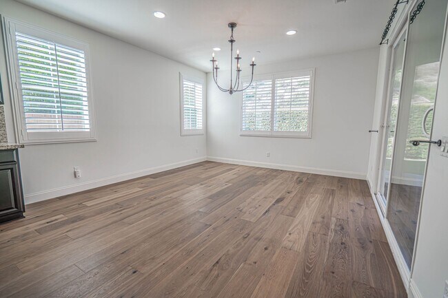 Building Photo - Beautiful 4-Bedroom Home with Solar and EV Charger in West Hills, Valencia!