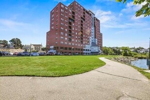 Building Photo - 750 Davol St