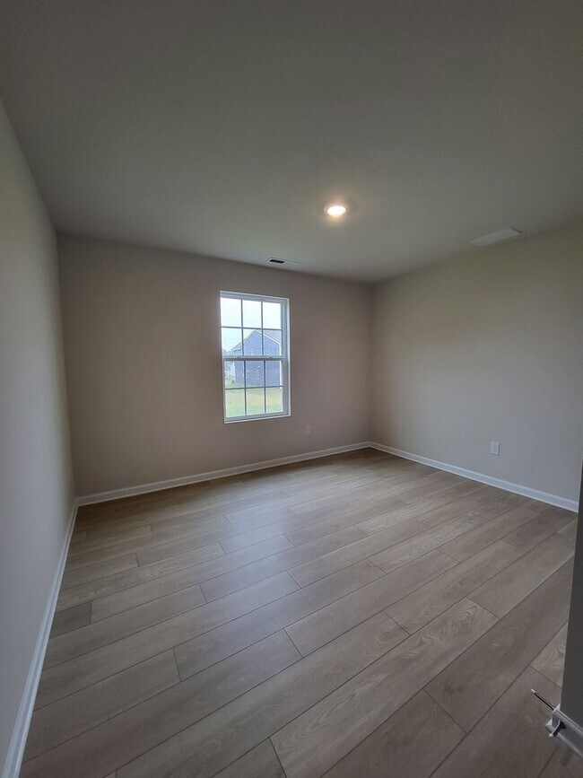 Building Photo - Stunning 5BR/3BA Home located in Statesville