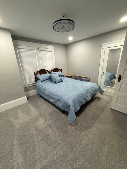 Building Photo - 852 Aetna St