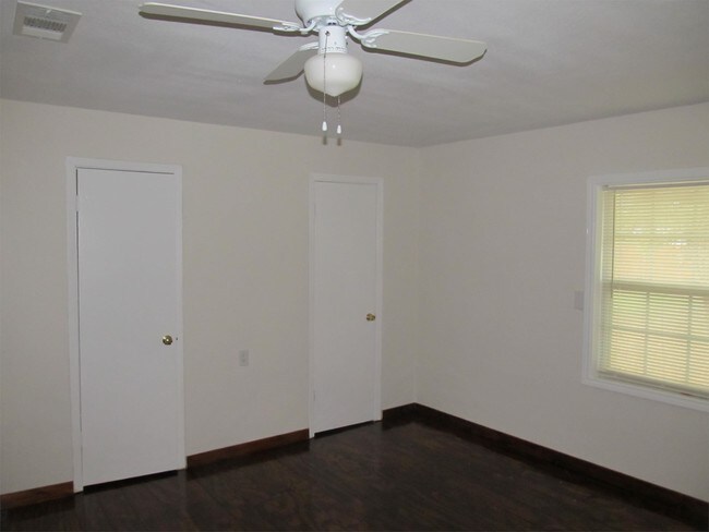 Building Photo - 610 Jefferson Ave