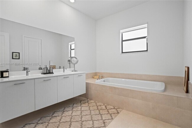 Building Photo - 4407 SW 175th Ave