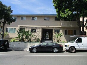Building Photo - Lower 1+1