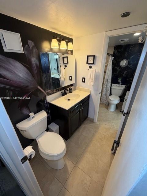 Building Photo - 1100 St Charles Pl