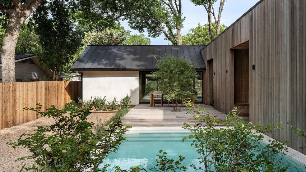 Building Photo - 2708 Friar Tuck Ln