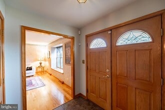 Building Photo - 211 Caravan Dr