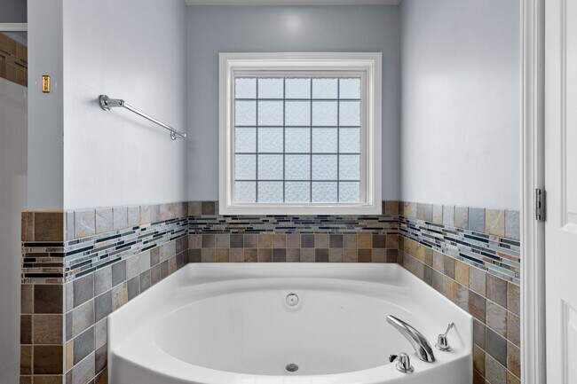 Building Photo - 269 Declaration Dr