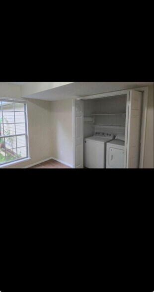 Building Photo - 3900 S Q St