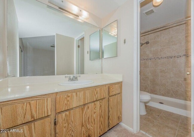 Building Photo - 1262 N 84th Pl