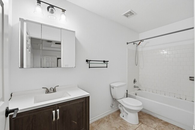 Building Photo - 12322 Royal Lake Dr