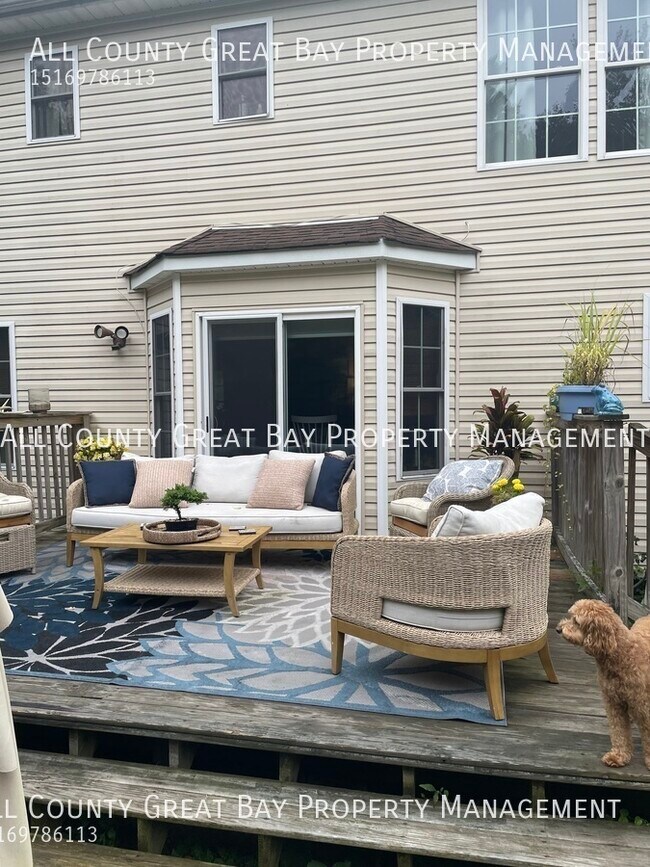 Building Photo - 115 Hedges Ave