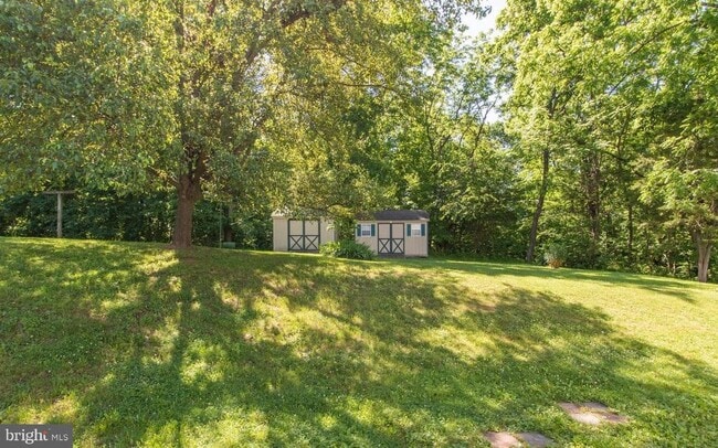 Building Photo - 874 Oakdale Dr