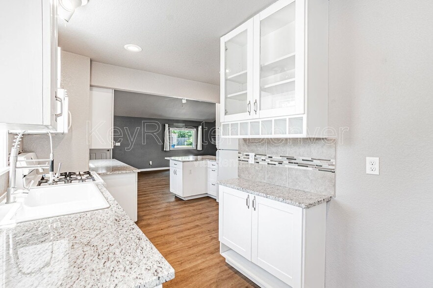 Building Photo - 6405 W Jefferson Pl