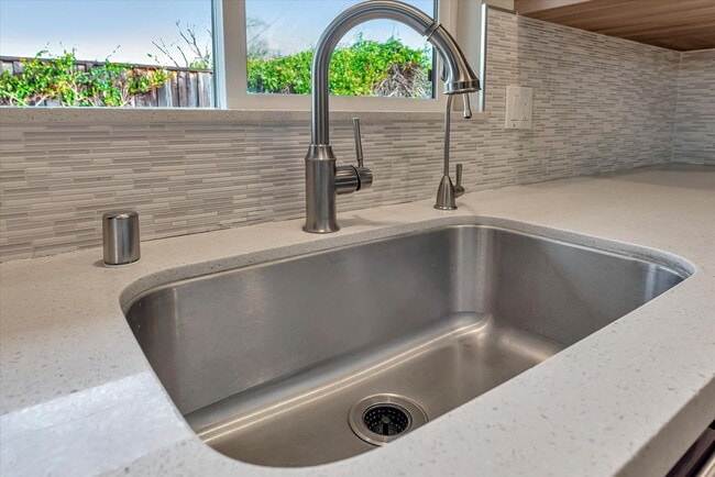 Building Photo - Modern Elegance & Effortless Style l 4BR Santa Clara Home