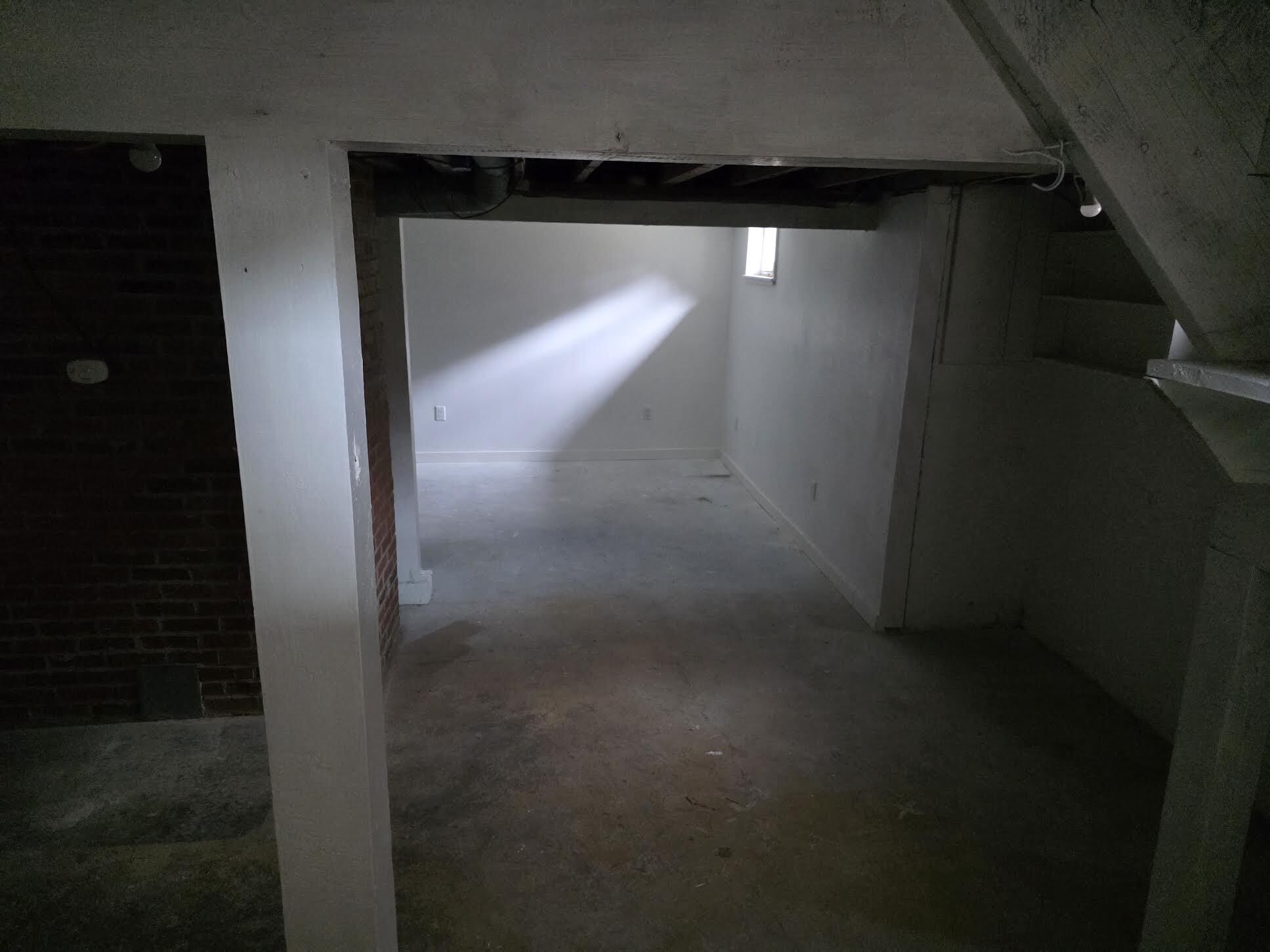 Building Photo - 1340 SW Hayter St