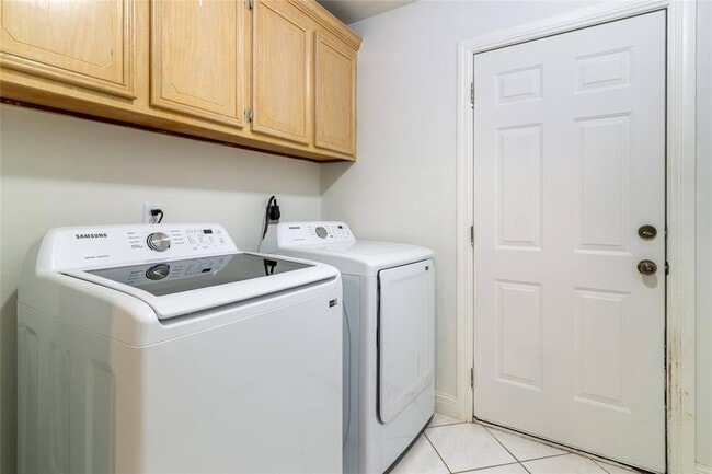 Building Photo - 3482 Chablis Dr