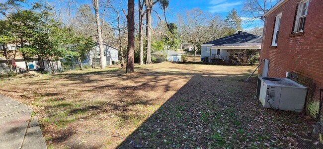 Building Photo - 2 bedroom brick home close to St Francis
