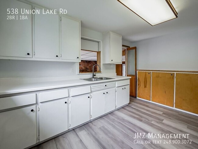 Building Photo - 538 Union Lake Rd