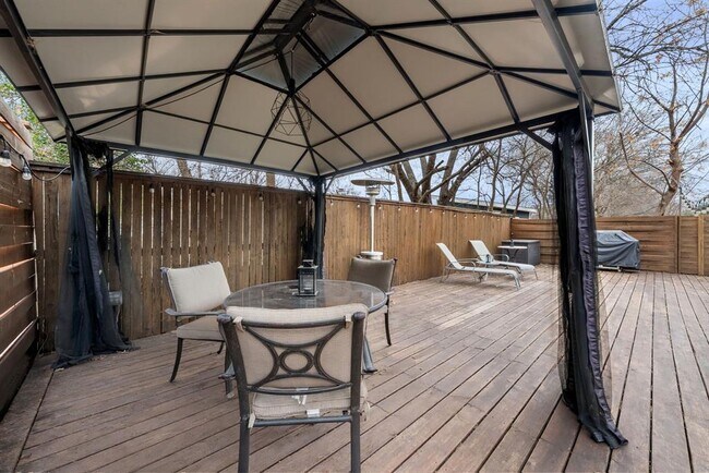 Building Photo - 1501 Homespun Rd