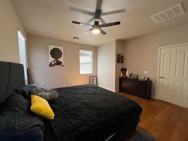 Building Photo - HALF OFF FIRST MONTHS RENT SPECIAL!