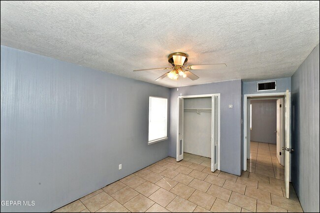 Building Photo - 5613 Creston Ave
