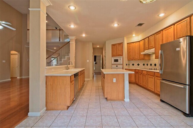 Building Photo - 8212 Fern Bluff Ave