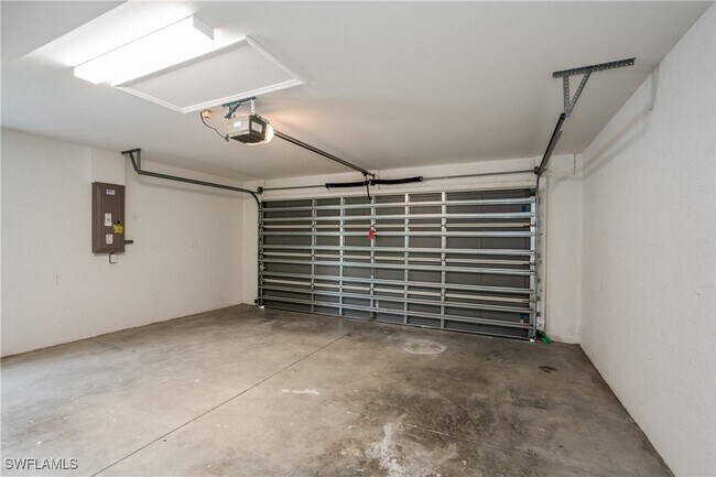Building Photo - 2298 Margaret Ln