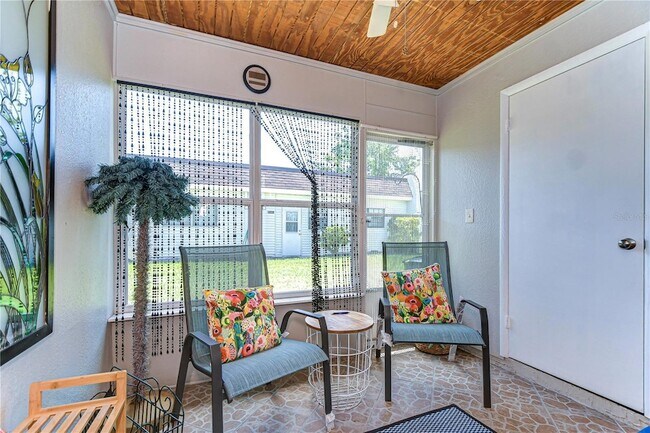 Building Photo - 13870 Oakwood Ln