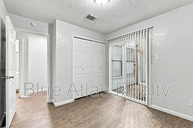 Building Photo - 10324 Whitingham Dr