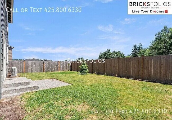 Building Photo - Captivating 5-Bedroom Home with Exceptional Features in Port Orchard.