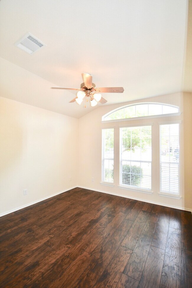 Building Photo - Pre-Holiday Move-In Special!!!  Welcome to...