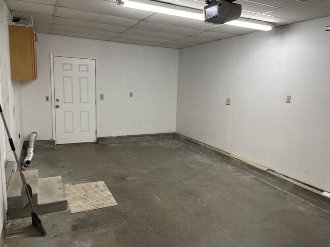 Building Photo - 69 N Allen St